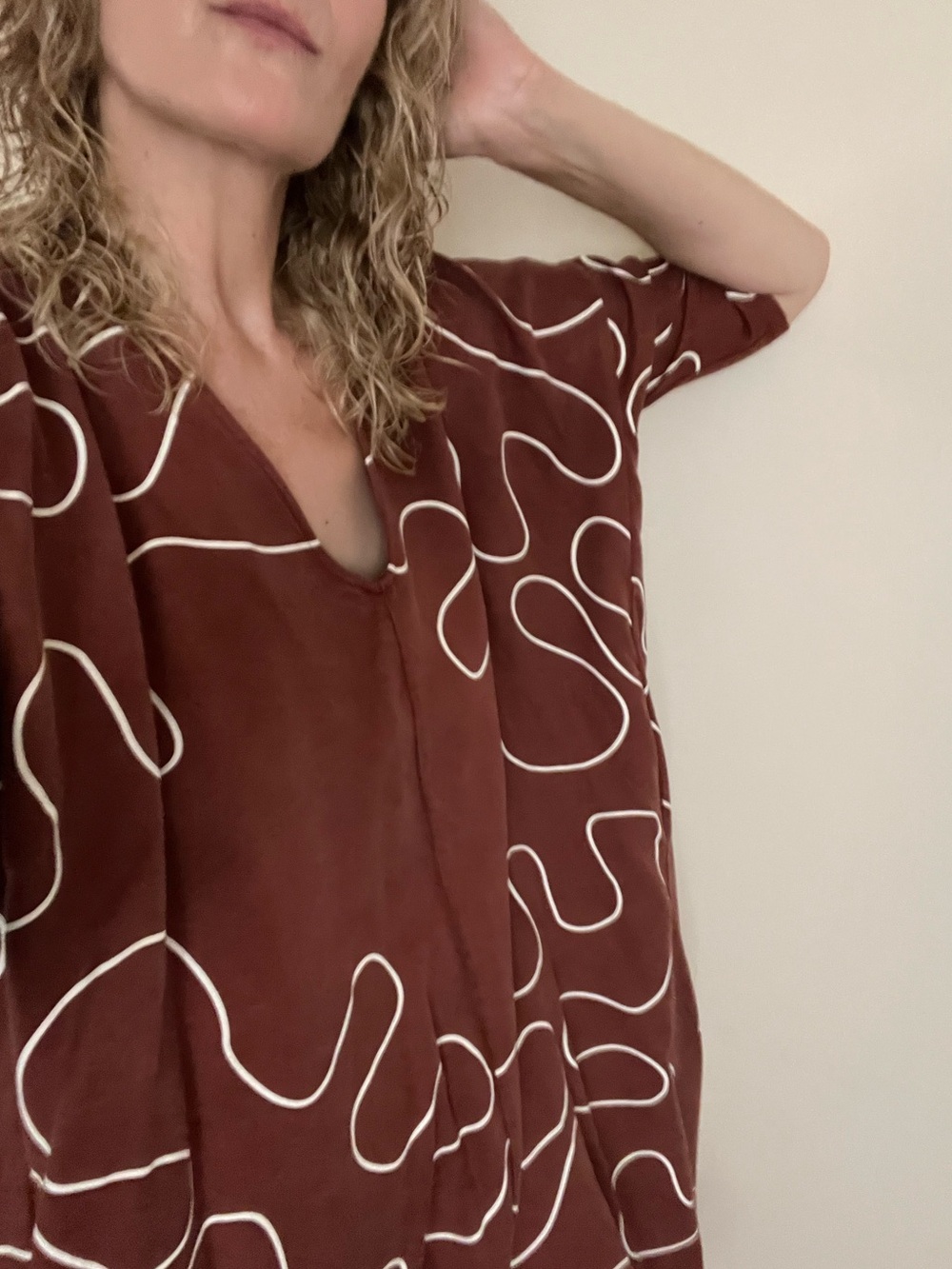 Squiggle Abstract Vneck Shift Dress